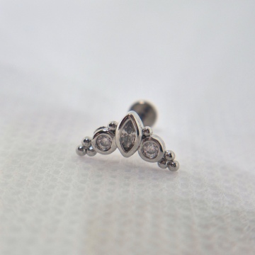 Princess crown labret