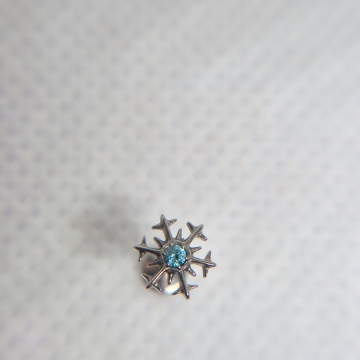 Snow flake labret