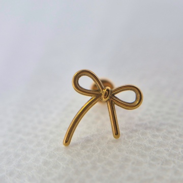 Bow labret 
